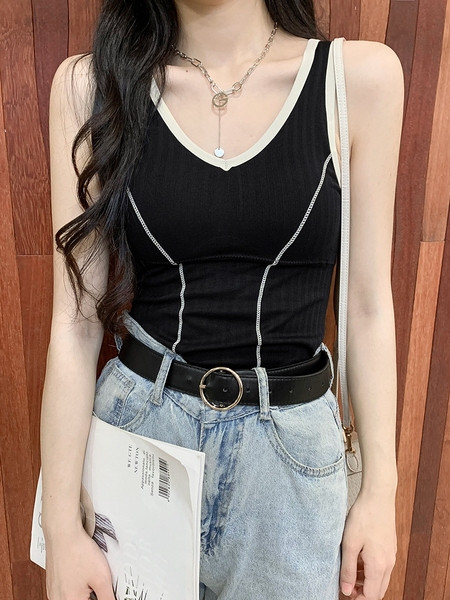 Ikdienas sieviešu tops ar špica kakla izgriezumu melnā krāsā