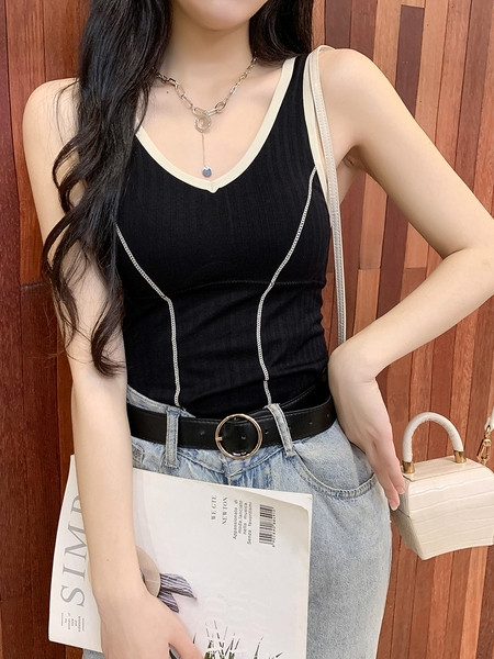 Ikdienas sieviešu tops ar špica kakla izgriezumu melnā krāsā