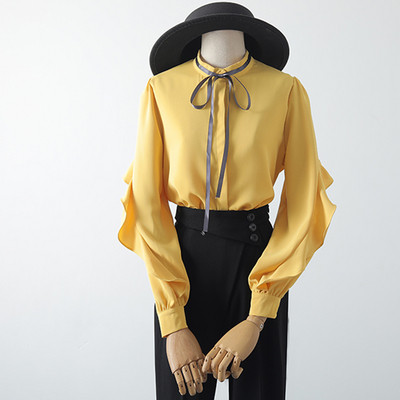 Moodne madala krae ja paeltega naiste särk