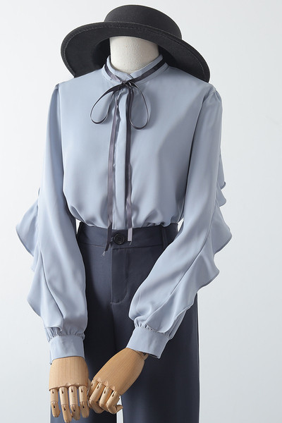 Moodne madala krae ja paeltega naiste särk