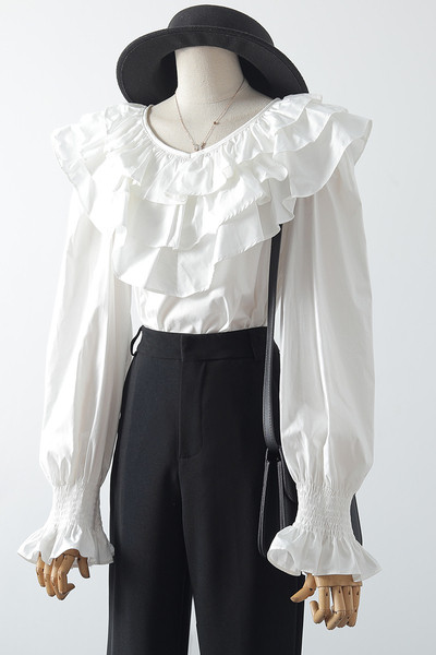 Jauna modeļa sieviešu krekls ar apaļu kakla izgriezumu un lotosa piedurknēm