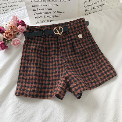 Kockás női nadrág övvel