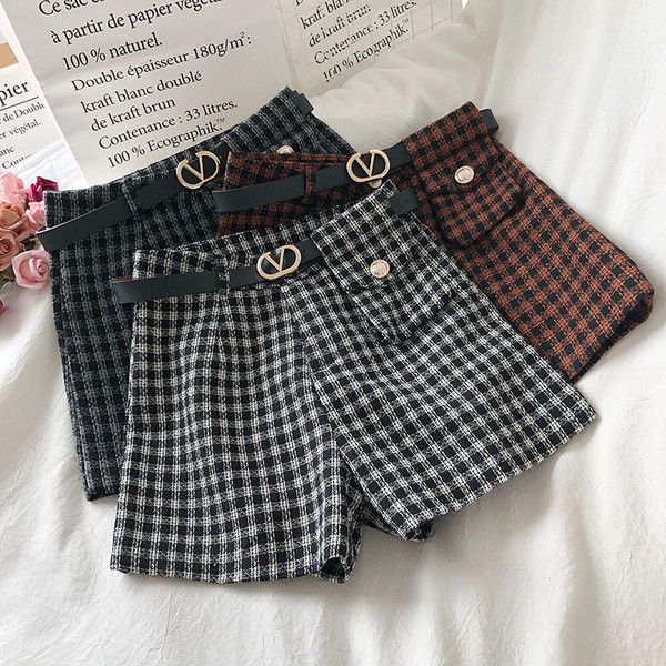 Kockás női nadrág övvel