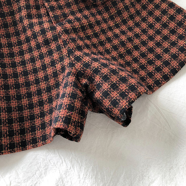 Kockás női nadrág övvel