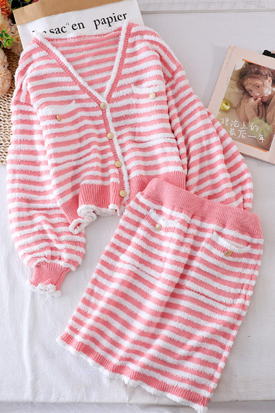 Triibuline kootud naiste komplekt kahest osast