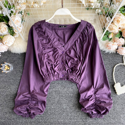 Alkalmi női rövid ing spitz nyakkivágással és hosszú ujjakkal