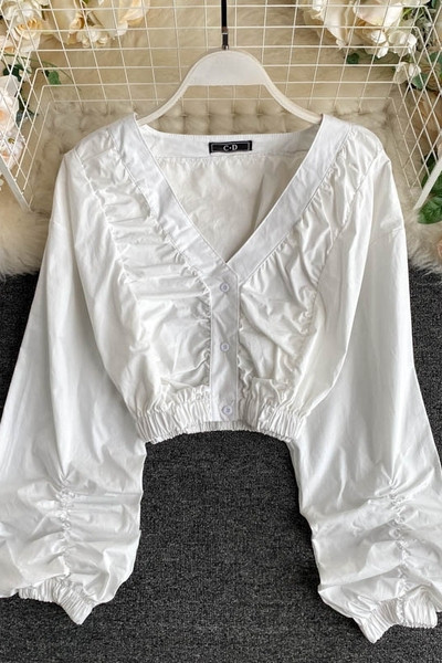 Alkalmi női rövid ing spitz nyakkivágással és hosszú ujjakkal