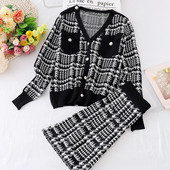 Női szett mellényt és szoknyát tartalmaz