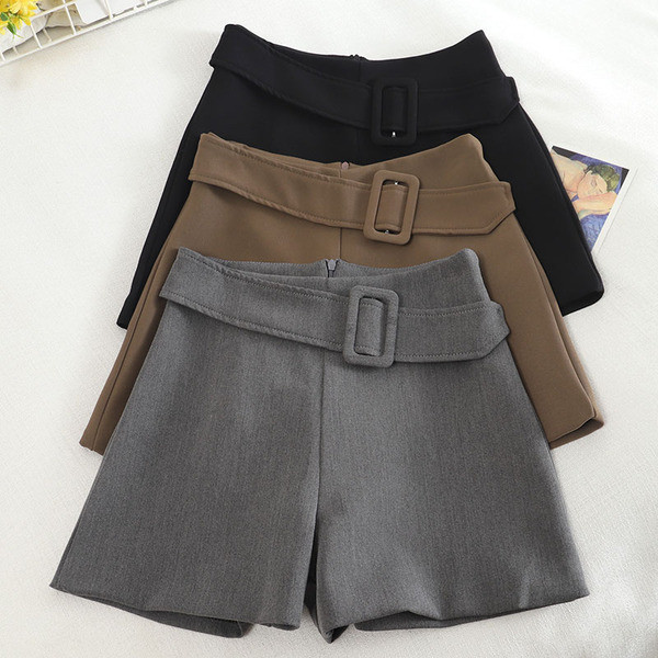 Moodsad naiste püksid vööga