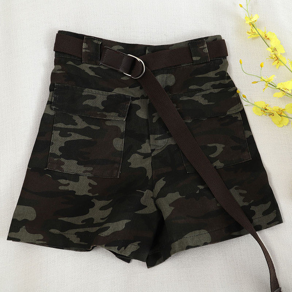 Vöö ja kõrge vöökohaga kamuflaažipüksid