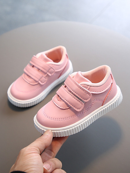 Vaikiški sportbačiai mergaitėms iš eko odos plokščiu padu ir lipdukais