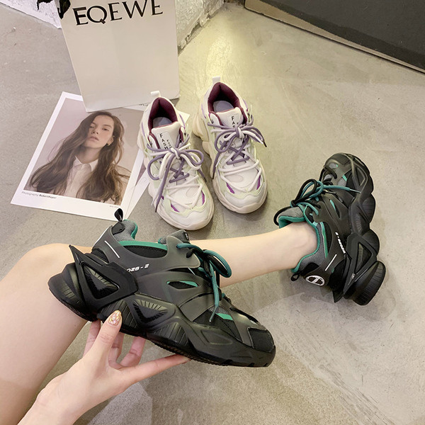 Casual αθλητικά παπούτσια με τραχιά σόλα και κορδόνια