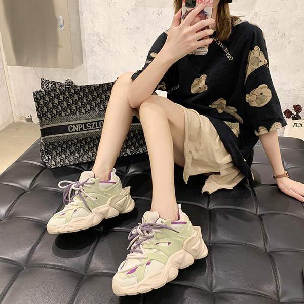 Casual αθλητικά παπούτσια με τραχιά σόλα και κορδόνια