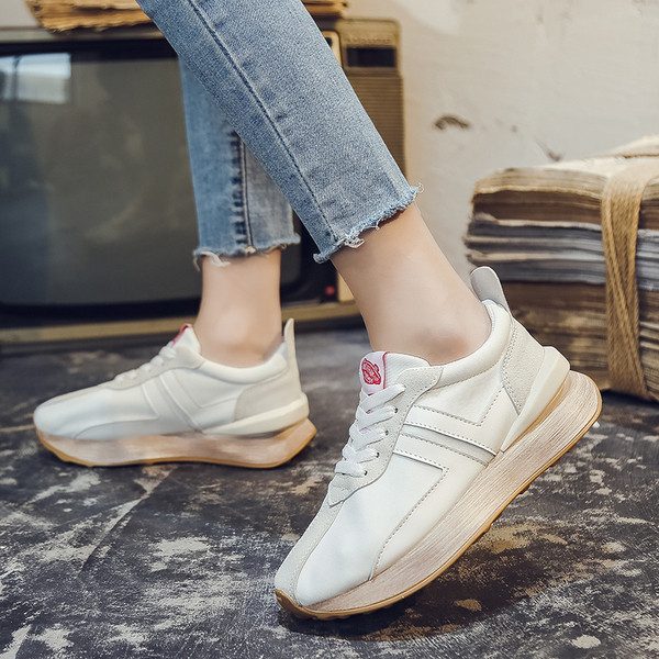 Casual γυναικεία αθλητικά παπούτσια από αναπνεύσιμο ύφασμα