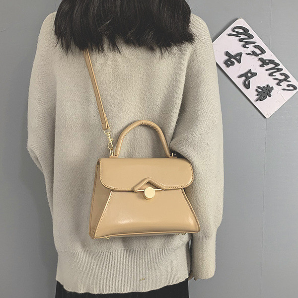 Eko bőrből készült alkalmi női táska hosszú és rövid füllel, fekete színben