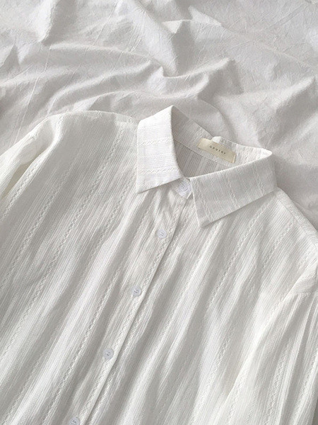 Modern női ing klasszikus gallérral