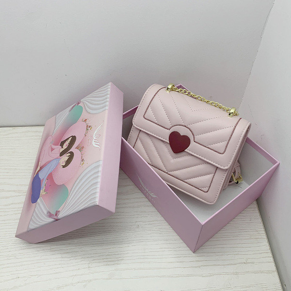 Mitmes värvitoonis metallist ketiga naiste igapäevakott