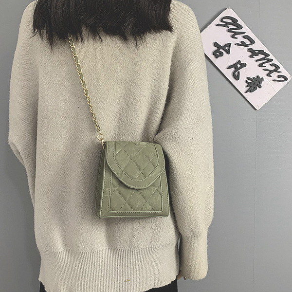 Κομψή γυναικεία τσάντα με μακριά λαβή σε διάφορα χρώματα