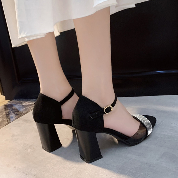 Μυτερό μπντέλο γυναικεία παπούτσια με χοντρά τακούνια και δικοσμιτικές πέτρες