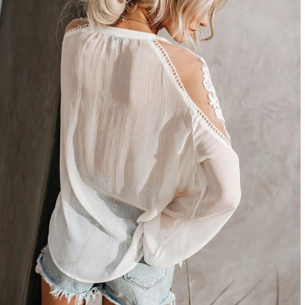 Moodne naiste särk spitsikaela ja pitsiga