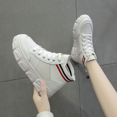 Γυναικεία αθλητικά παπούτσια