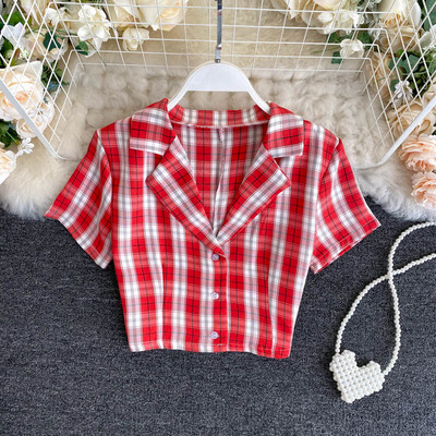 Μοντέρνο γυναικείο πουκάμισο με κοντά μανίκια