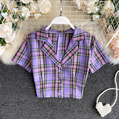 Μοντέρνο γυναικείο πουκάμισο με κοντά μανίκια