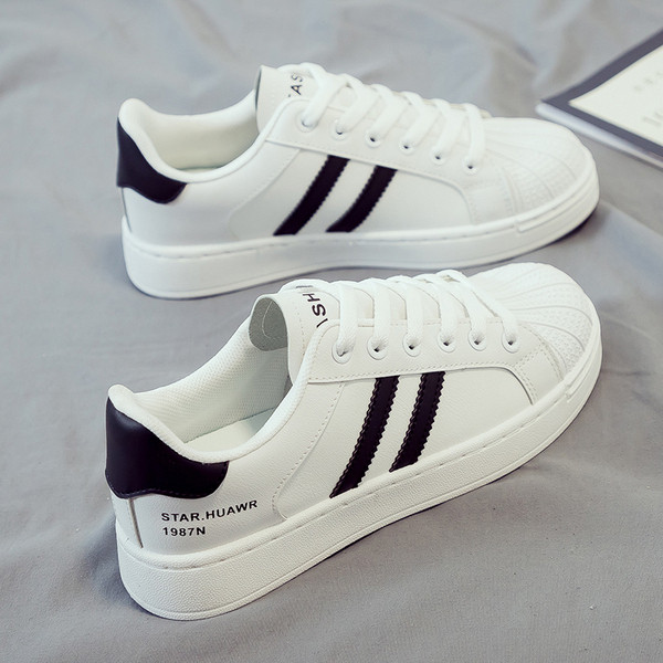 Αθλητικά και casual γυναικεία παπούτσια με κορδόνια σε διάφορα χρώματα