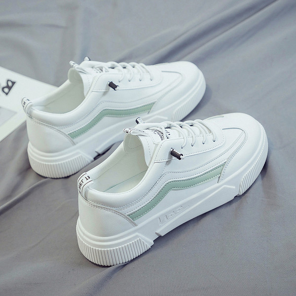 Casual γυναικεία αθλητικά παπούτσια κλασικόμοντέλο με κορδόνια σε λευκό