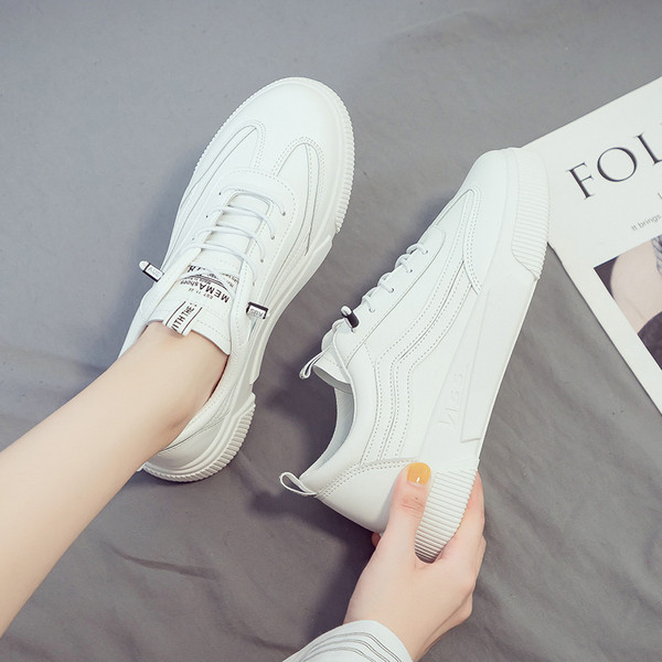 Casual γυναικεία αθλητικά παπούτσια κλασικόμοντέλο με κορδόνια σε λευκό