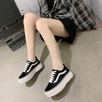 Μαύρα γυναικεία αθλητικάα παπούτσια με ψηλή σόλα - δύο μοντέλα