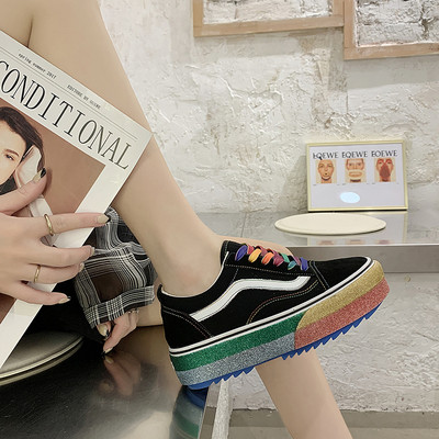 Μαύρα γυναικεία αθλητικάα παπούτσια με ψηλή σόλα - δύο μοντέλα