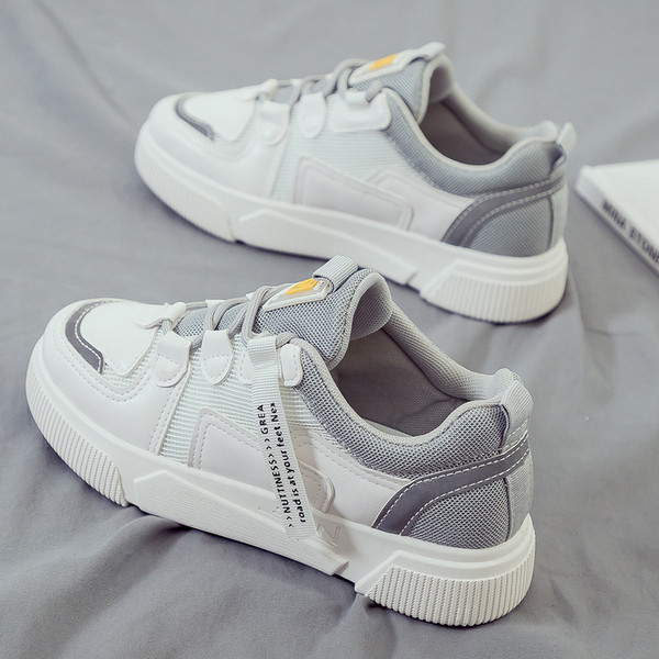 Kevadeks ja suveks sobivad sportlik-casual naiste hingavad paeltega tossud