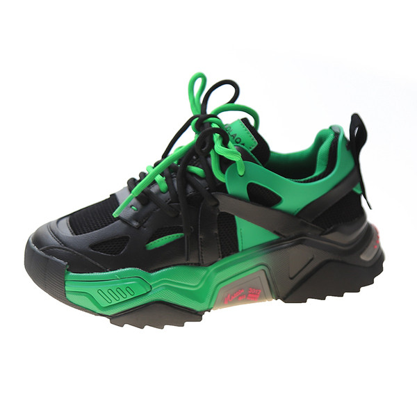 Γυναικεία αθλητικά παπούτσια με υψηλή τραχιά σόλα