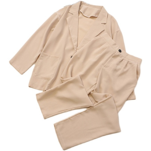 Γυναικείο σετ - σακάκι και παντελόνι