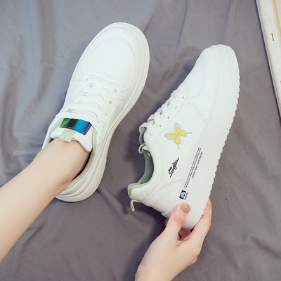 Αθλητικά και καθημερινά γυναικεία παπούτσια με κορδόνια και κεντήματα