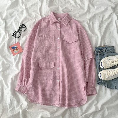 Kockás női ing zsebekkel és klasszikus gallérral