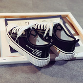 Casual γυναικεία αθλητικά παπούτσια με κορδόνια και επιγραφή