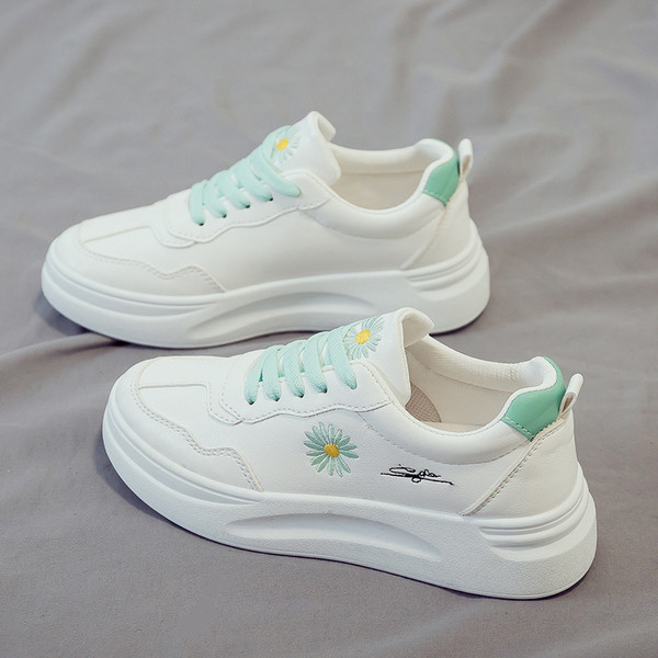 Γυναικεία casual πάνινα παπούτσια με πολύχρωμα κορδόνια και κεντήματα