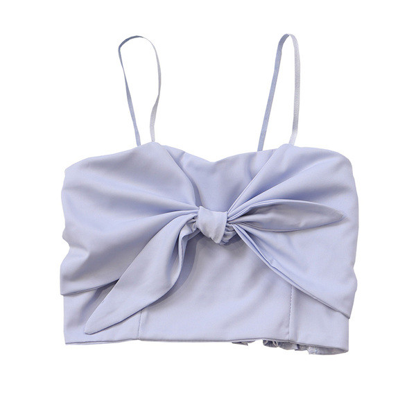 Κοντή γυναικεία μπλούζα με λεπτά τιραντάκια και κόμπο