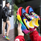 Πολύχρωμα γυναικεία αθλητικά παπούτσια με ψηλή σόλα