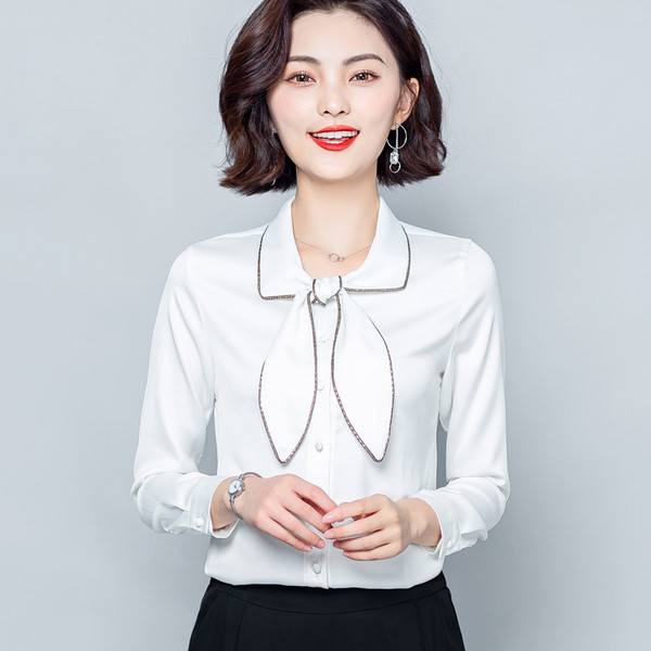 Stilīgs sieviešu satīna krekls ar garām piedurknēm