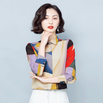 Krāsains sieviešu šifona krekls ar pogām un klasisku apkakli