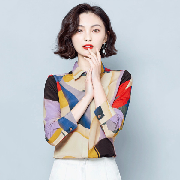 Krāsains sieviešu šifona krekls ar pogām un klasisku apkakli