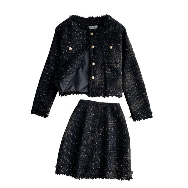 Set elegant pentru femei, care include o jachetă și o fustă cu talie înaltă