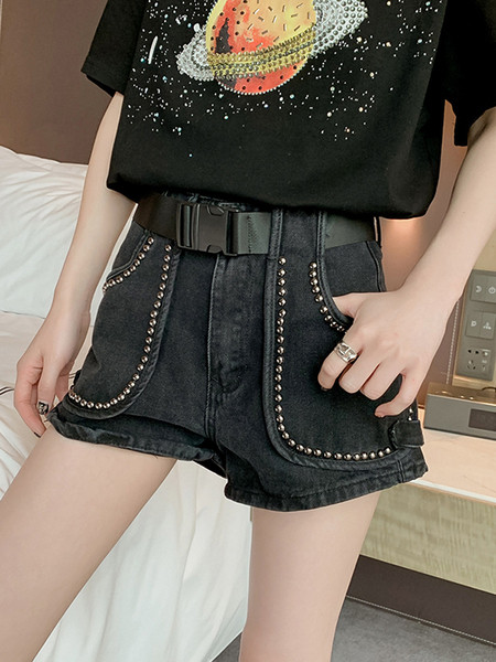 Naiste aktuaalsed lühikesed püksid kõrge vöökoha ja aasadega