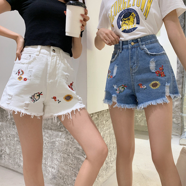 Casual γυναικεία σορτς με σκισμένα μοτίβα και κεντήματα