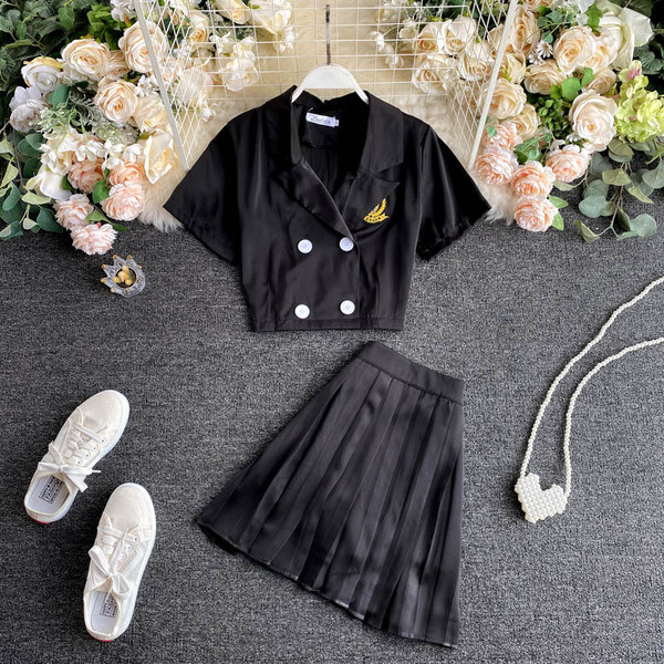 Ikdienas sieviešu blūzes komplekts ar īsām piedurknēm un pogām un svārki ar augstu vidukli