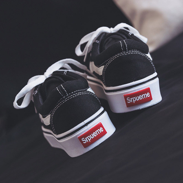 Casual γυναικεία αθλητικά παπούτσια με κορδόνια και λευκή σόλα