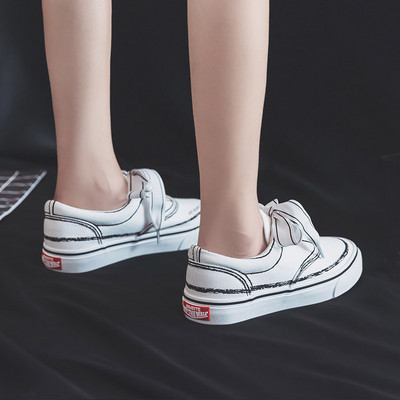 Αθλητικά και casual γυναικεία παπούτσια με κορδόνια και λευκή σόλα